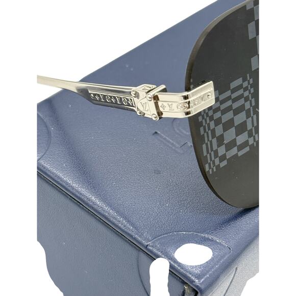 Louis Vuitton Animated Damier Ash Sunglasses Z1441E Silver*NO SIGNS OF USE - Picture 7 of 9